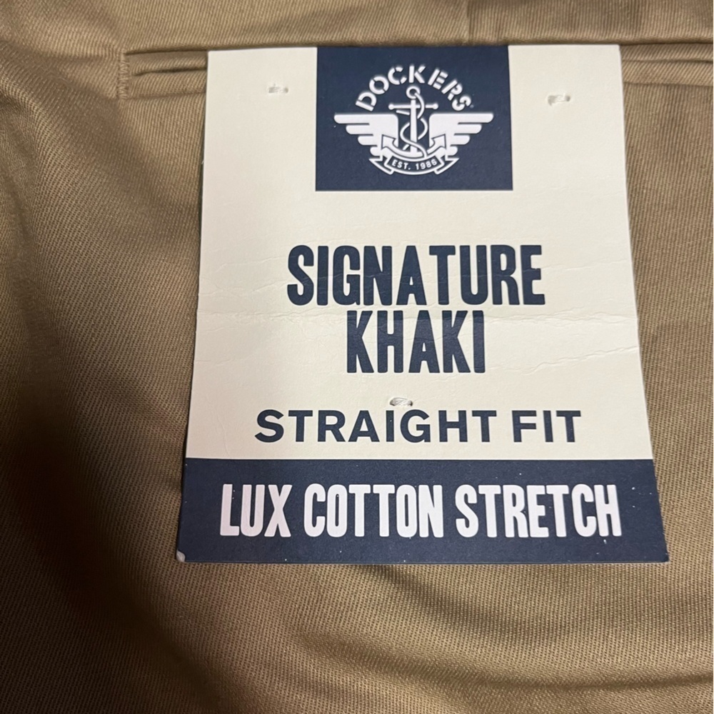 NWT Dockers Signature Khakis, Straight Fit - Picture 7 of 9